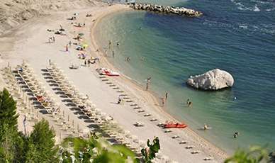 immobiliare-numana-sirolo -riviera-del-conero-beach-frate-numana